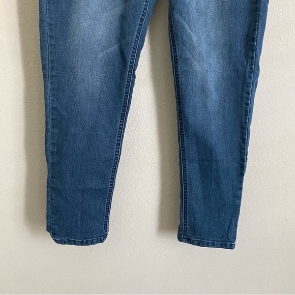 Womens Democracy Jeans Absolution Mid Rise
Skinny Leg Dark Wash Blue Denim - Picture 5 of 10